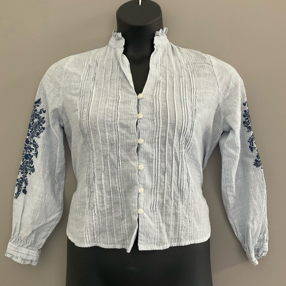 Birds Of Paradise Tops - Birds Of Paradise Blue and White Button up Shirt